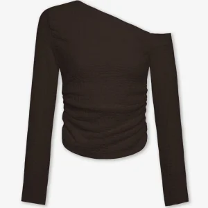 STRUCTURE OFF SHOULDER RUCHED TOP DONKERBRUIN