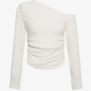 STRUCTURE OFF SHOULDER RUCHED TOP CRÈME